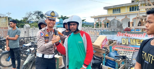 Kasat Lantas Bener Meriah Sosialisasi Keselamatan Berkendara Kasat Lantas Bener Meriah Sosialisasi Keselamatan Berkendara