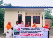 Nova Zahara Serahkan Rumah Bantuan Layak Huni
