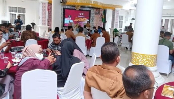 Pj Wali Kota Banda Aceh Bahas Tunjangan Pegawai Hingga Mutasi Eselon Dengan Wartawan