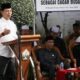 Pj. Gubernur Aceh, Achmad Marzuki, saat memberikan sambutan pada acara apel Tenaga Kader Dakwah (TKD) dan silaturahmi dengan Pemkab Bireuen, di halaman Pendopo Bupati Bireuen, Selasa, (25/10) malam. Waspada.id/Ist