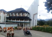 Masjid Agung Nur Ala Nur Dipenuhi Jamaah