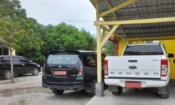 Mobil Dinas Inspektorat Aceh Singkil yang rutin melunasi pembayaran pajak kendaraan bermotor (PKB) setiap tahun. WASPADA.id/Ariefh