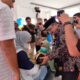 Pj. Wali Kota Langsa, Ir Said Mahdum Majid didampingi Kadinkes Kota Langsa, dr Muhammad Akbar, saat launching perdana imunisasi (PCV) Aceh, di Tribun Lapangan Merdeka Langsa, Kamis (27/10). Waspada/Rapian