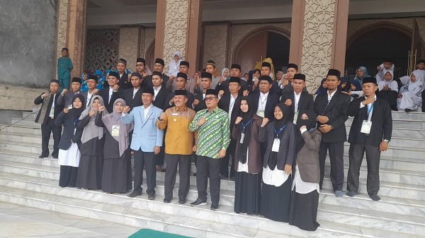 WALI Kota, Wakil Wali Kota, Ketua BKPRMI dan Dewan Hakim FASI II 2022 Kota Subulussalam pada Pembukaan FASI di Pelataran Masjid Agung, Waspada.id/Ist.