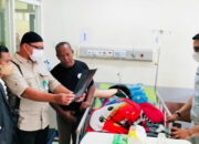 Manajemen RSUD Langsa Kunjungi Korban KM 34 Gunung Salak