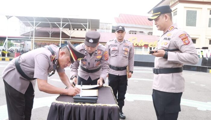 Kapolres Lhokseumawe Pimpin Sertijab Dua Kapolsek