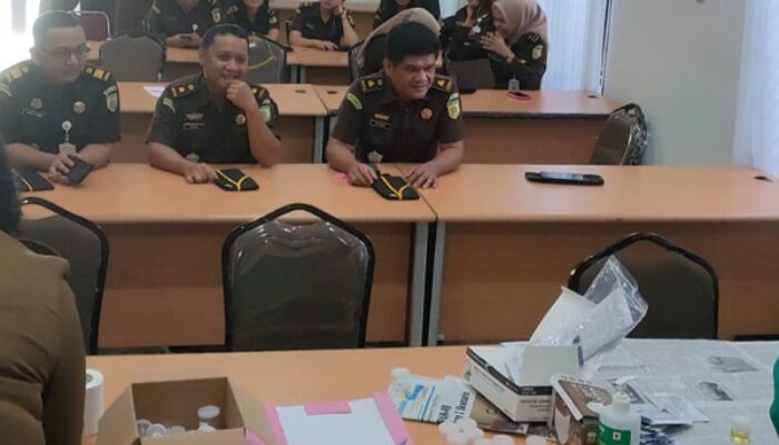 Kejari Sergai Tes Urine Para Jaksa Dan Pegawai
