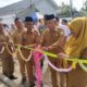 Kepala Cabang Dinas (Kacabdin) Wilayah Langsa, Drs. Muhammad Daud, MM beserta jajaran Cabang Dinas Wilayah IV Kota Langsa saat meresmikan Vokasional Doorsemer Anak Bangsa di Sekolah Luar Biasa (SLB) Negeri Kota Langsa, Senin (31/10). Waspada,id/dede