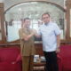 Ashari Tambunan salam komando dengan Ja'far Sukhairi Nasution. Waspada/Ist