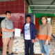 Toba Pulp Lestari (TPL) Sektor Aek Raja menyerahkan batuan berupa 50 sak semen dan 20 lembar atap seng sebagai bentuk kepedulian kepada korban yang terdampak bencana alam gempa bumi di Dusun Ranggitgit, Desa Horisan Ranggitgit, Kecamatan Parmonangan, Kabupaten Tapanuli Utara, Kamis, (13/10). Waspada/ist