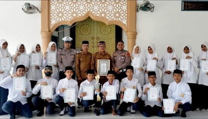 SMP-YPPU Sigli Perwakilan Satlantas Polres Pidie Raih Penghargaan Kapolda Aceh
