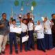 Para siswa-siswi MIN 2 Langsa saat menerima juara umum pada event Math Competition V di IAIN Langsa, Kamis (13/10) kemarin. Waspada/Dede