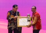 Sekjen DPD RI Raih JDIHN Award Tahun 2022