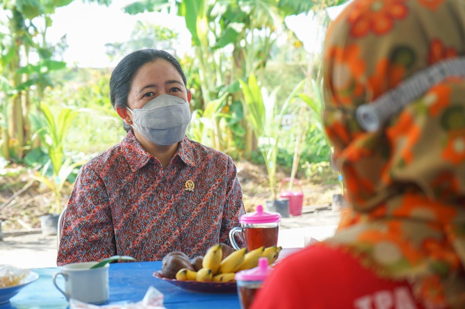 Relawan Puan Gelar Senam Dan Bagikan Sembako