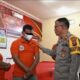 WAKAPOLRES Pelabuhan Belawan Kompol Sukarman menginterogasi pasangan suami istri pengedar Narkoba sebelum dijebloskan ke dalam sel Sat Narkoba Polres Pelabuhan Belawan, Kamis (13/10). Waspada/Andi Aria Tirtayasa