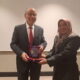 KETUA Yayasan Pendidikan Islam,Hj. Hikmatul Fadhillah menerima cendramata dari Mantan Perdana Menteri Libanon H.E Abbad Alhalabi. Waspada/ist