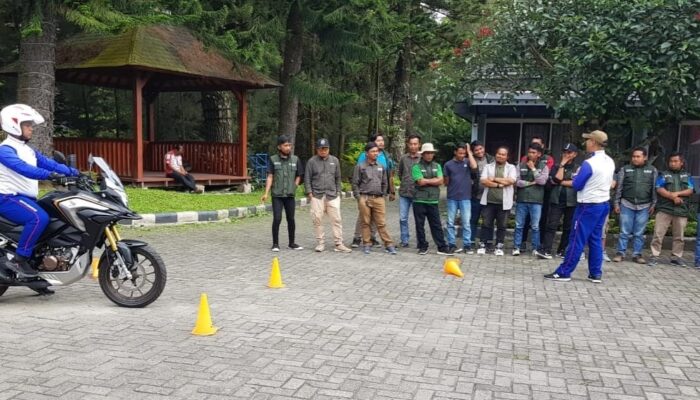 Antusias Belajar Safety Riding Ditemani New CB150X