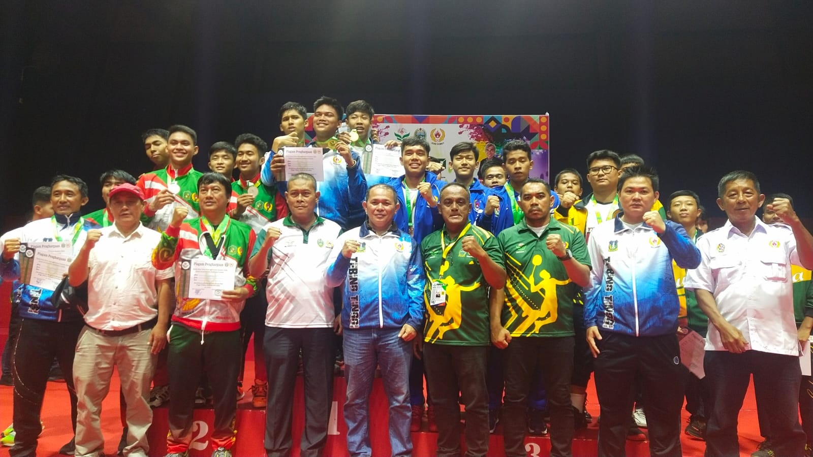 Tebingtinggi Juara Umum Bulutangkis
