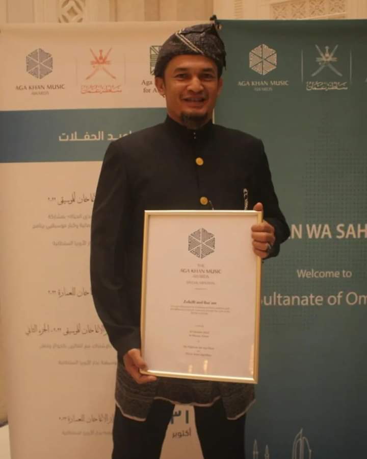 Musisi Tradisional Aceh Terima Penghargaan Internasional Di Oman Musisi Tradisional Aceh Terima Penghargaan Internasional Di Oman