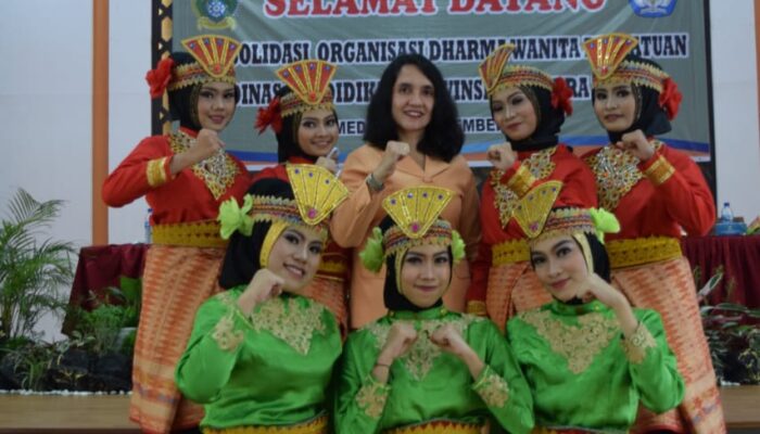 Tampilkan Dua Tarian Siswa SMKN 1 Medan Tuai Pujian