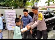 Polsek Langsa Barat Dan Komunitas PBS Bagikan Nasi Kotak