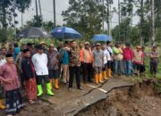 Forkopimda Agara Dan Anggota DPR RI Tinjau Jalan Putus Dihantam Banjir
