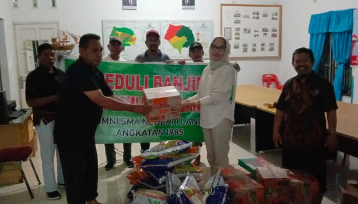 Alumni SMAN 1 Langsa Bantu Korban Banjir Di Atam Dan Langsa