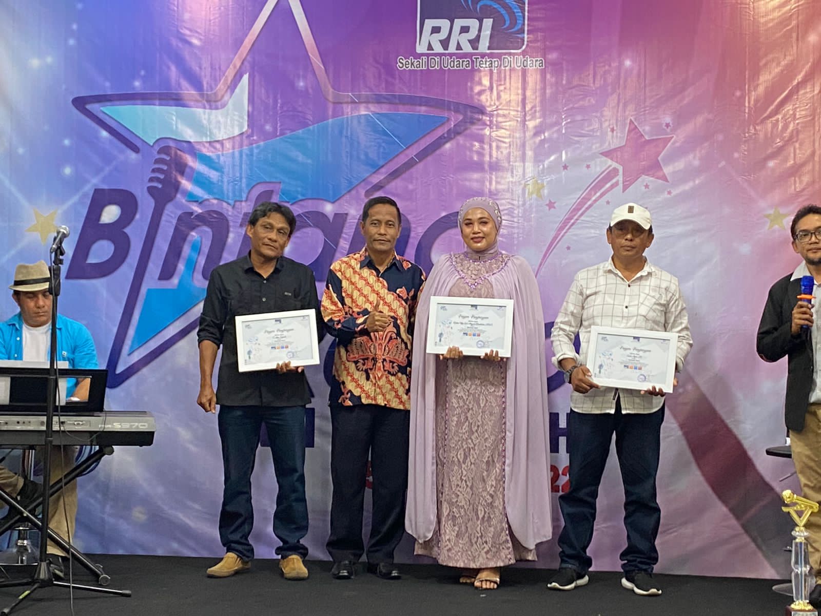 Firsa Dan Icut Duta Bintang Radio RRI Meulaboh Ke Tingkat Nasional