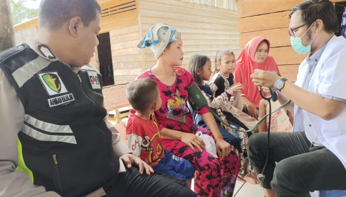 Pelayanan Kesehatan Gratis Polres Subulussalam Kepada Warga Terdampak Banjir