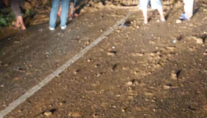 Longsor Tutupi Badan Jalan Kutacane – Gayo Lues