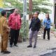 KETUA DPRD Sumatera Utara, Baskami Ginting meninjau proyek pengerjaan Ruas Lubuk Pakam-Simpang Tanah Abang, Kecamatan Galang Kabupaten Deliserdang, Senin (7/11/2022). Waspada/ist