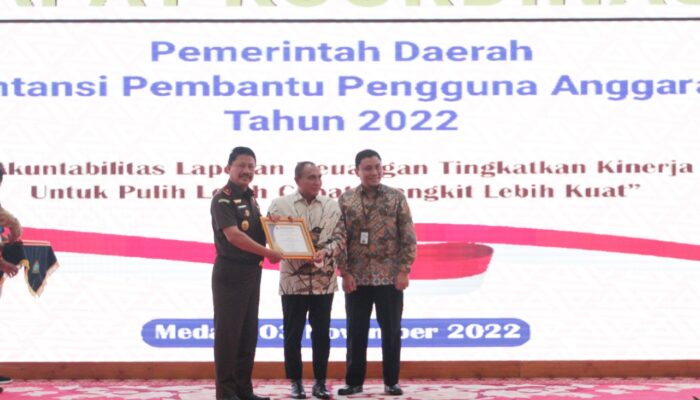 <em>Kejati Sumut Peringkat Pertama Pelaporan Keuangan Terbaik</em>