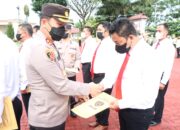 Kapolres Simalungun Beri Penghargaan Kepada Personel Berprestasi