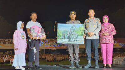 Malam Tradisi Perwira Semakin Haru Dengan Penampilan Rere Regina, Kepedulian Polri Untuk Sesama