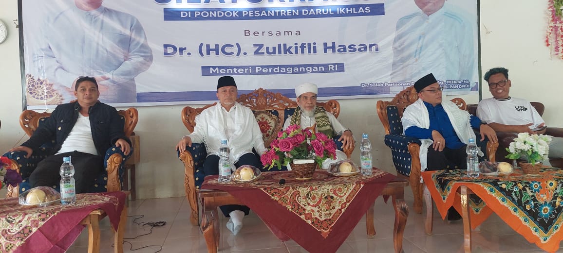 Ketum PAN Zulkifli Hasan Bantu Rp50 Juta Untuk Pembangunan Ponpes Darul Ikhlas