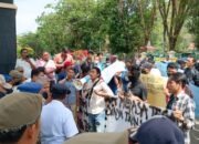 Aktivis FPP Demo Kantor Wali Kota dan DPRD Sibolga