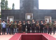 Peringatan Hari Pahlawan di Kabupaten Toba Diawali Upacara Ziarah