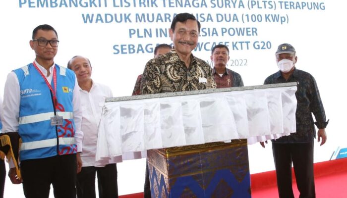 Jelang KTT G20, Menko Luhut Resmikan PLTS Terapung Milik PLN Di Bali