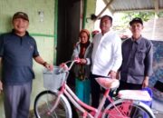 Tuminten Janda Usia 70 Tahun Menangis Dapat Sepeda Dari Bupati Sergai