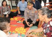 Kapolres P.Siantar Salurkan Bansos Peduli Door To Door
