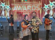 Reni Oktaria, Kader Posyandu PB. Tunong Terima Penghargaan Nakes Teladan