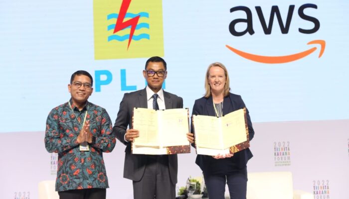 PLN Dan Amazon Teken Kesepakatan Proyek Tenaga Surya 210 MW