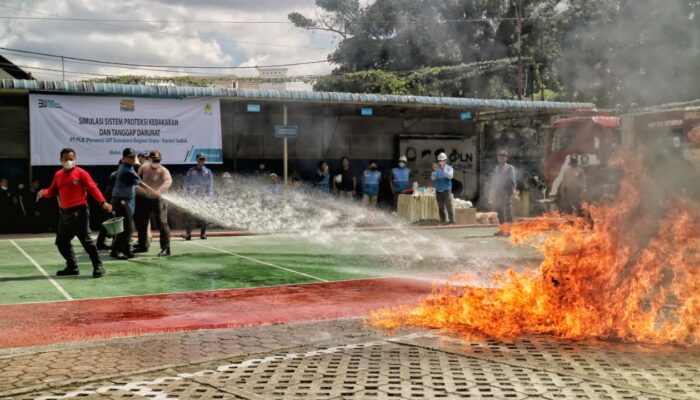 PLN UIP Sumbagut Gelar Simulasi Sistem Proteksi Kebakaran dan Tanggap Darurat