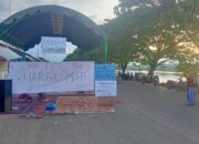 Satpol PP Lhokseumawe Tetap Bongkar Bangunan Permanen Di Waduk