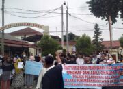 Warga Gang Mafo Gelar Aksi Demo Di Polres Pelabuhan Belawan