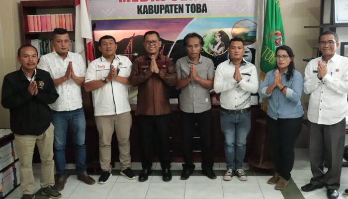 Bupati Toba Terima Audiensi Pengurus PWI Bonapasogit