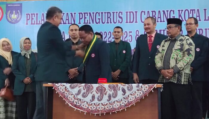Helmiza Fahri Dikukuhkan Sebagai Ketua IDI Cabang Langsa