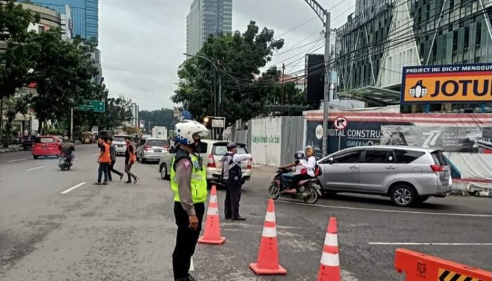 Sempat Terjadi Kemacatan, Pelaksanaan Perubahan 13 Lokasi Jalur Lalin Aman Dan Lancar