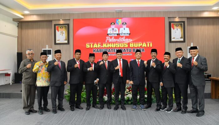 Bantu Tugas Pemerintahan, Bupati Zahir Lantik 9 Staf Khusus