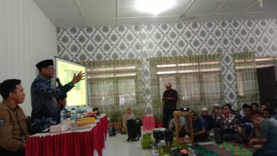 Anwar Idris Serahkan Mesin<br>Boat BBG Ke Nelayan Langsa Anwar Idris Serahkan Mesin<br>Boat BBG Ke Nelayan Langsa
